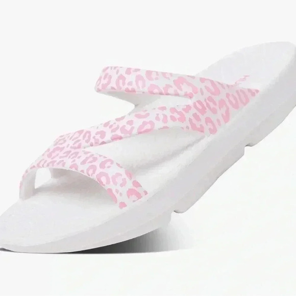 HUHV Shoes - White & Pink Leopard Print Slide Sandals